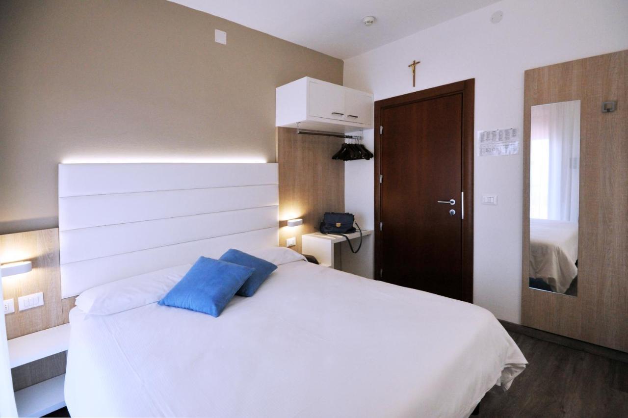 Hotel Etna Caorle Exterior foto
