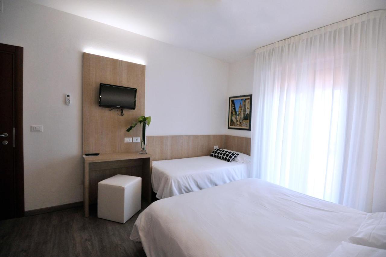 Hotel Etna Caorle Exterior foto