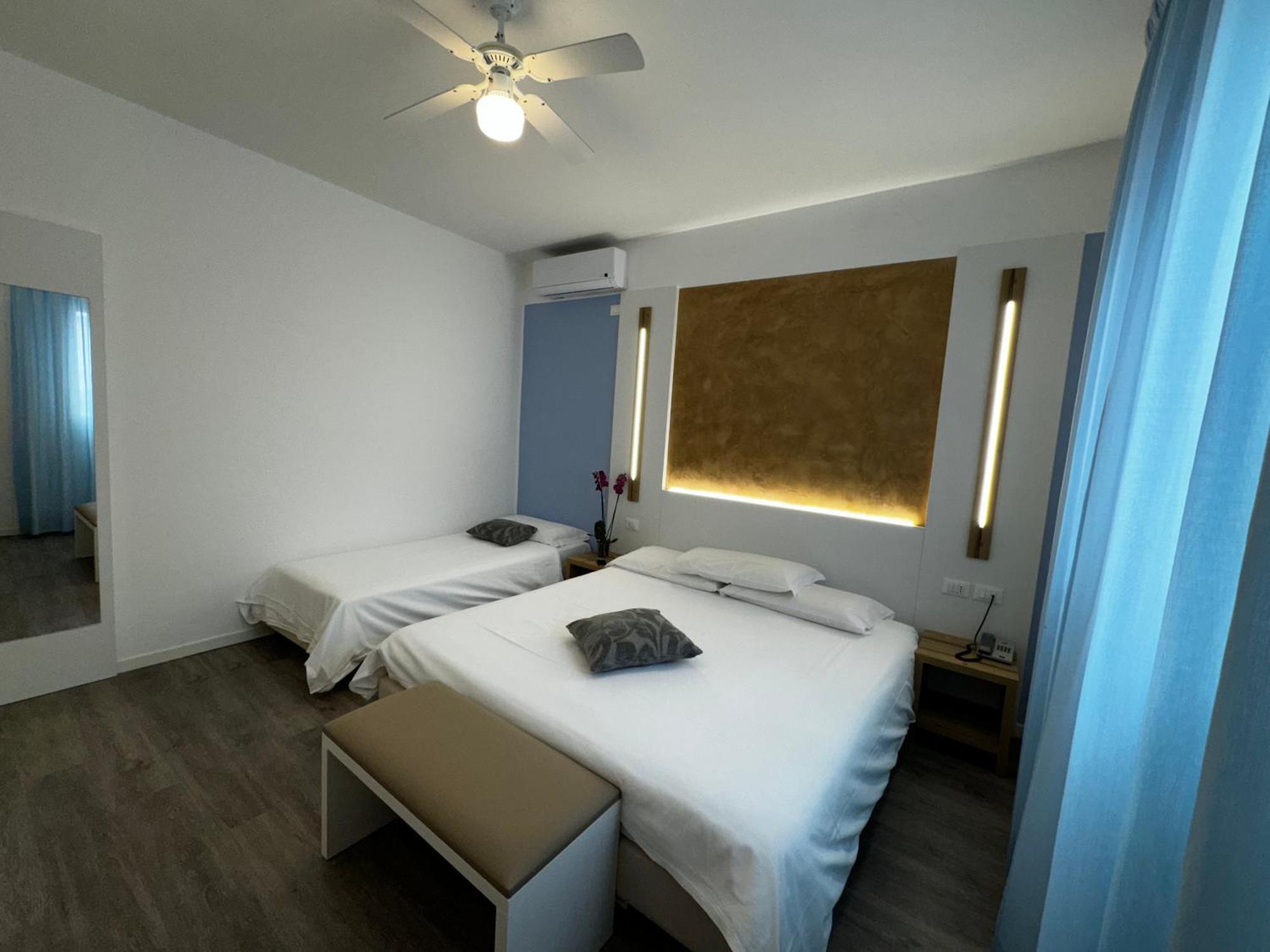 Hotel Etna Caorle Exterior foto